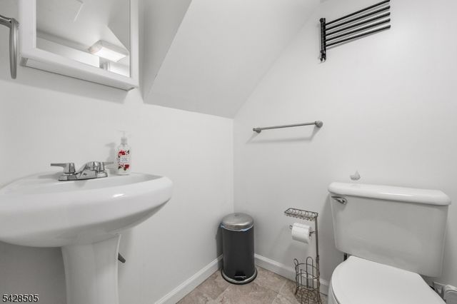 333 Amon Ter, Linden City, NJ 07036
