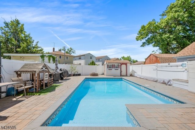 333 Amon Ter, Linden City, NJ 07036