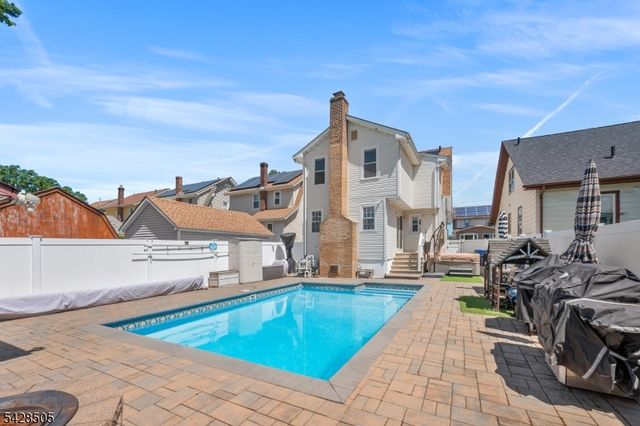 333 Amon Ter, Linden City, NJ 07036