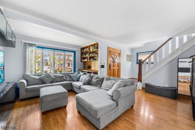 333 Amon Ter, Linden City, NJ 07036