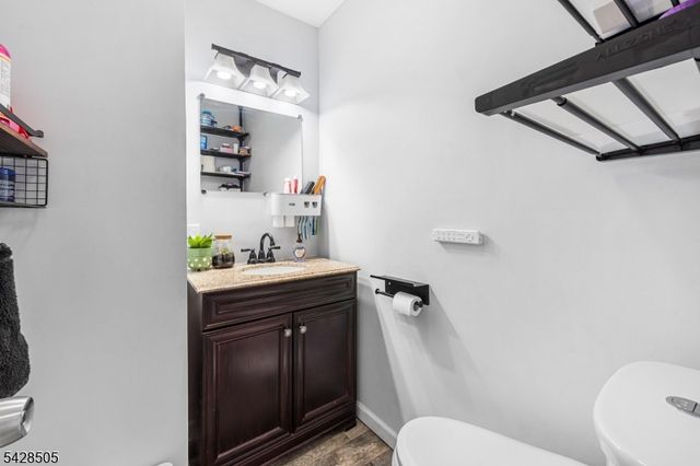 333 Amon Ter, Linden City, NJ 07036
