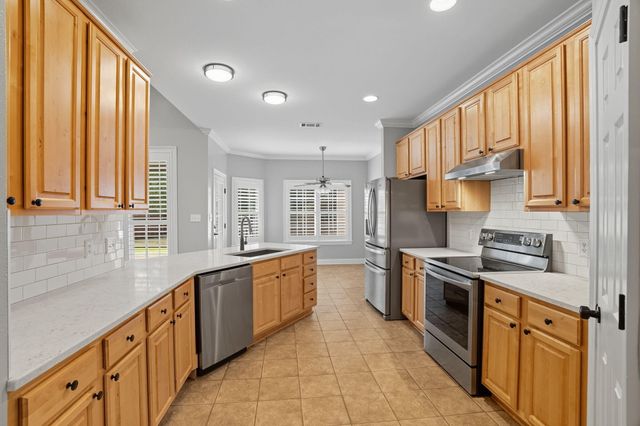 17 Peachtree Dr., Hattiesburg, MS 39402