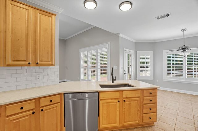 17 Peachtree Dr., Hattiesburg, MS 39402