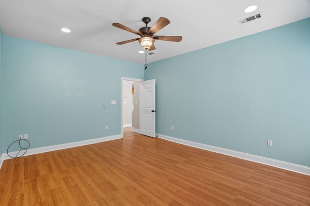 17 Peachtree Dr., Hattiesburg, MS 39402