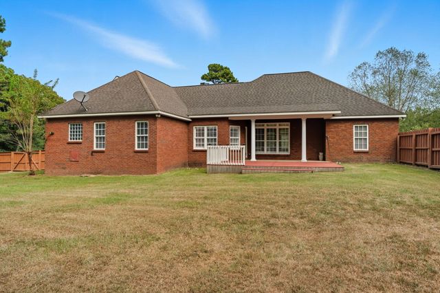17 Peachtree Dr., Hattiesburg, MS 39402