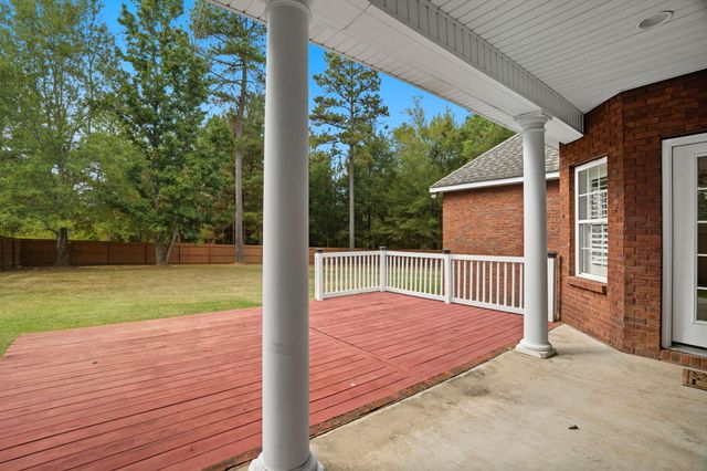 17 Peachtree Dr., Hattiesburg, MS 39402
