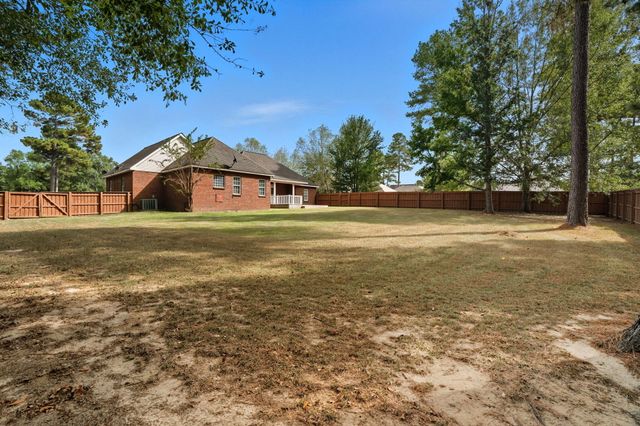17 Peachtree Dr., Hattiesburg, MS 39402