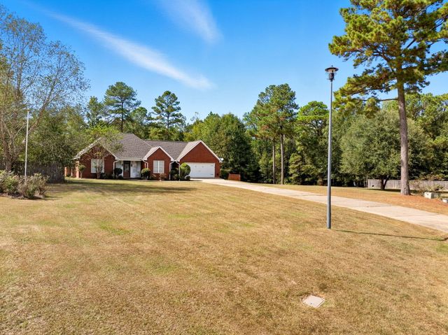 17 Peachtree Dr., Hattiesburg, MS 39402