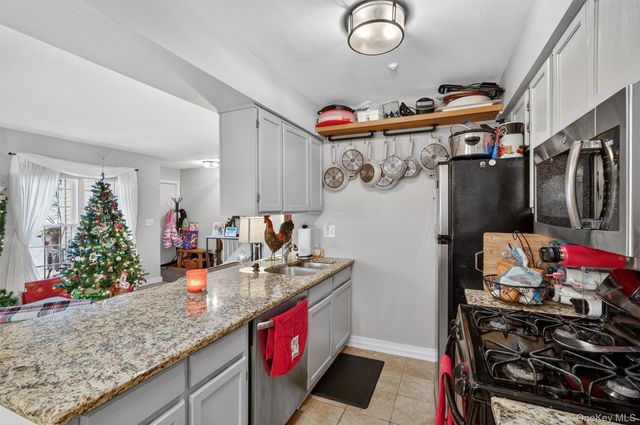 74 Homestead Vil Drive, Warwick, NY 10990