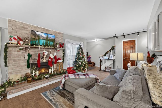 74 Homestead Vil Drive, Warwick, NY 10990