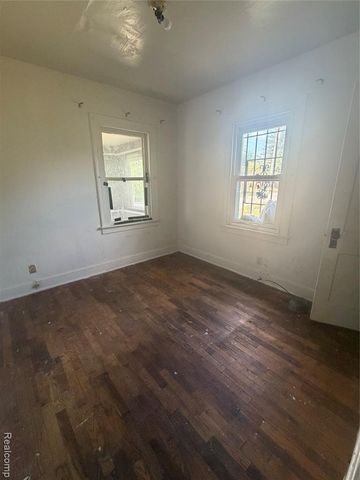 766 E Bundy Avenue, Flint, MI 48505
