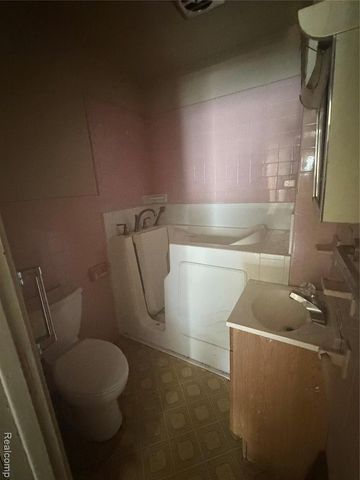 766 E Bundy Avenue, Flint, MI 48505