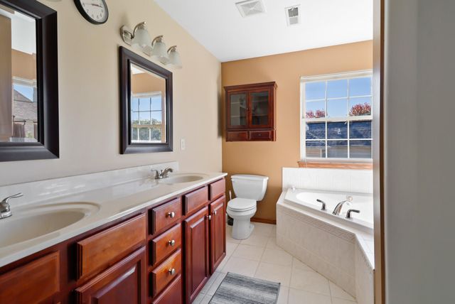 4203 Onyx Court, Valparaiso, IN 46385