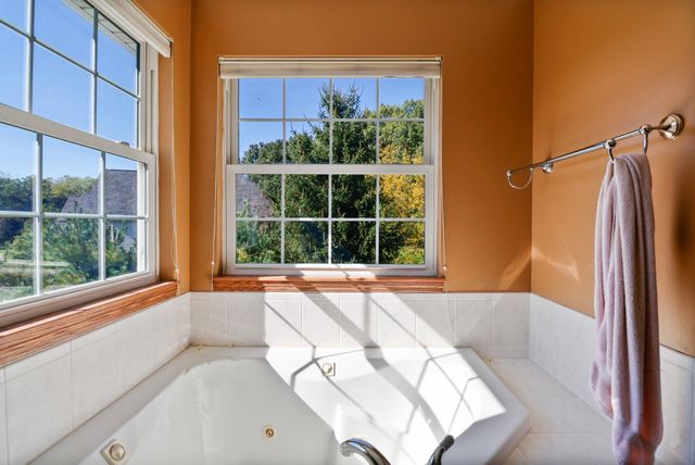 4203 Onyx Court, Valparaiso, IN 46385