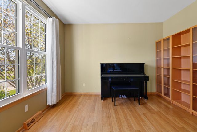4203 Onyx Court, Valparaiso, IN 46385