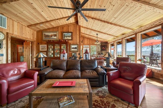 19736 Jesus Maria Rd, Mokelumne Hill, CA 95245