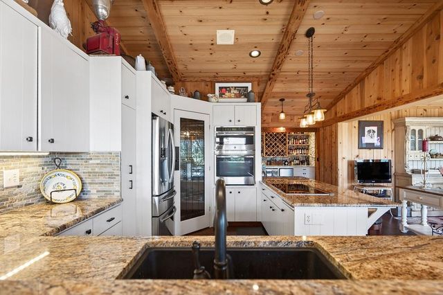 19736 Jesus Maria Rd, Mokelumne Hill, CA 95245
