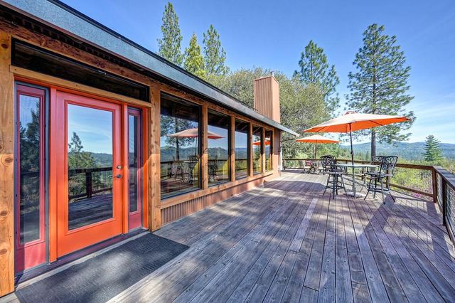 19736 Jesus Maria Rd, Mokelumne Hill, CA 95245