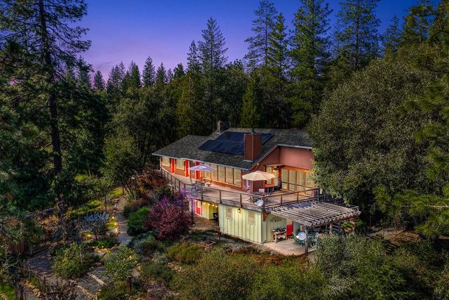 19736 Jesus Maria Rd, Mokelumne Hill, CA 95245