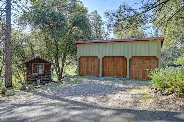 19736 Jesus Maria Rd, Mokelumne Hill, CA 95245