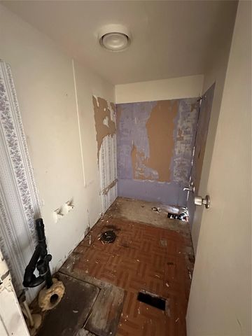 318 4th Street, San Leon, TX 77539