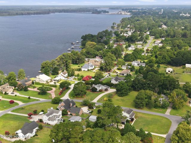 205 Austin Point Drive, Washington, NC 27889