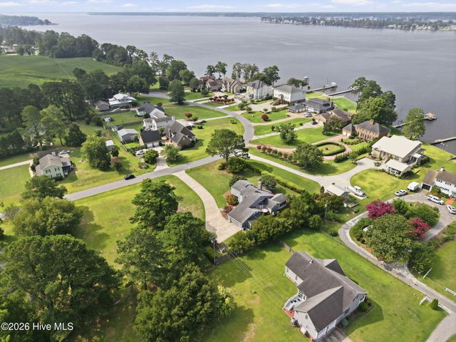 205 Austin Point Drive, Washington, NC 27889