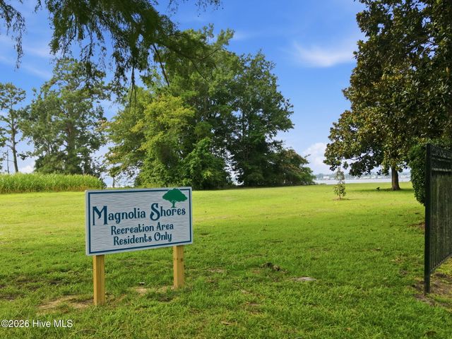 205 Austin Point Drive, Washington, NC 27889