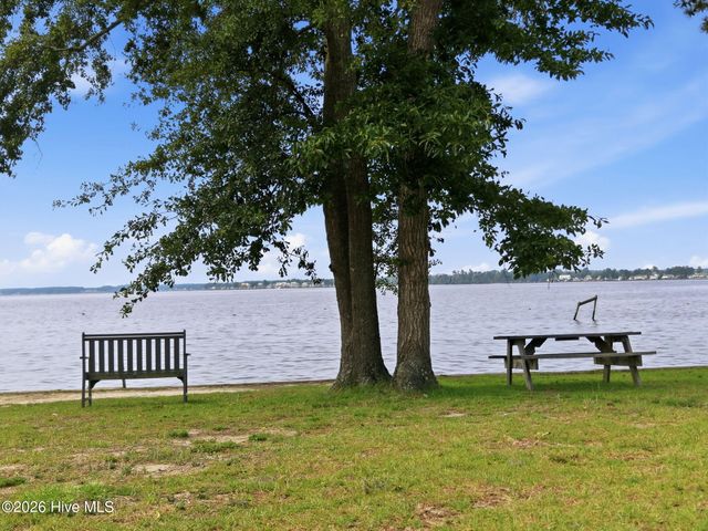 205 Austin Point Drive, Washington, NC 27889