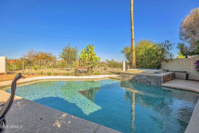 4610 E MONTE Way, Phoenix, AZ 85044