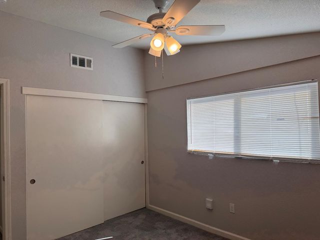 5733 39th St, Sacramento, CA 95824