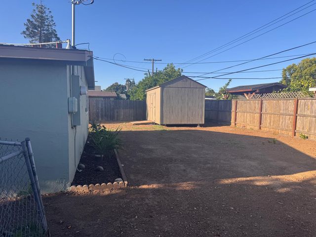 5733 39th St, Sacramento, CA 95824