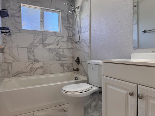 5733 39th St, Sacramento, CA 95824