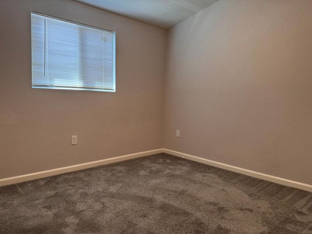 5733 39th St, Sacramento, CA 95824