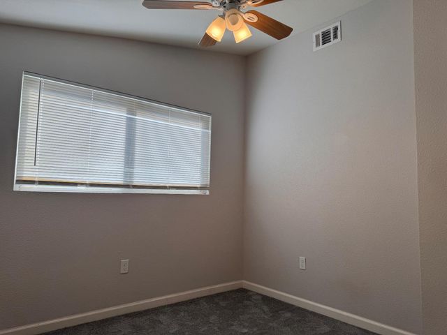 5733 39th St, Sacramento, CA 95824