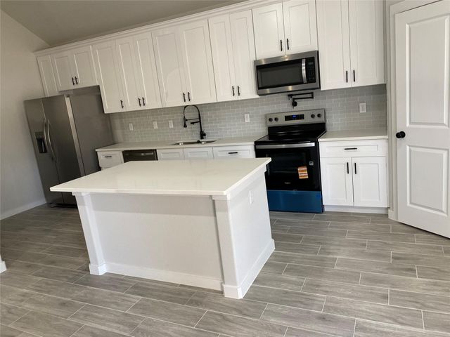 16702 E Forrestal, Montgomery, TX 77316