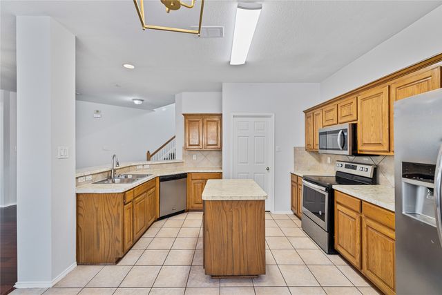 809 Slaughter Lane, Euless, TX 76040