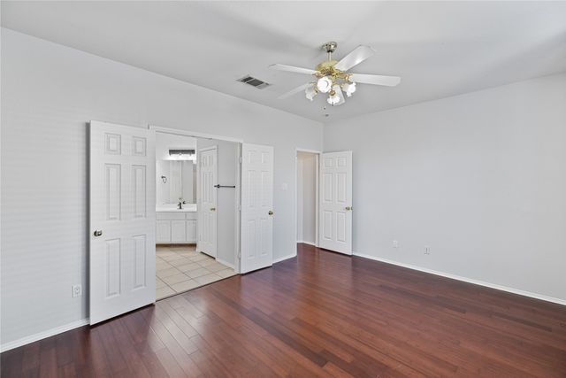 809 Slaughter Lane, Euless, TX 76040