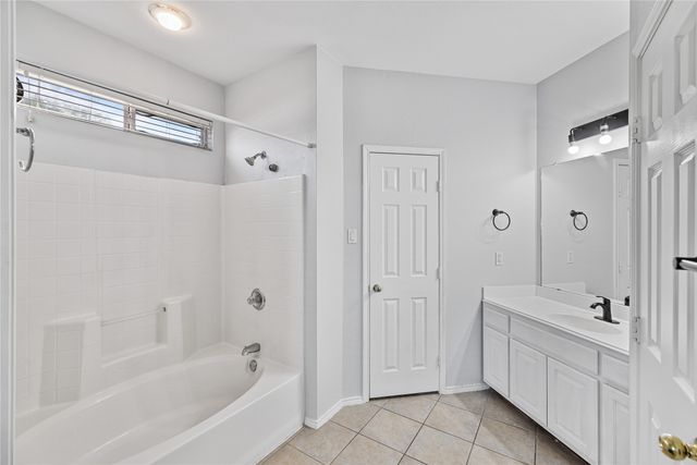 809 Slaughter Lane, Euless, TX 76040