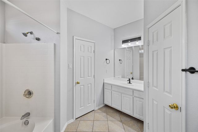 809 Slaughter Lane, Euless, TX 76040