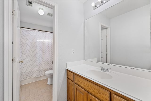 809 Slaughter Lane, Euless, TX 76040