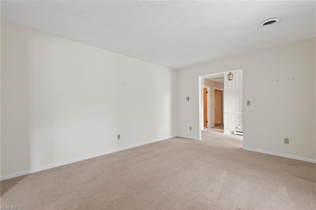 701 Earl Of Chesterfield CT, Virginia Beach, VA 23454