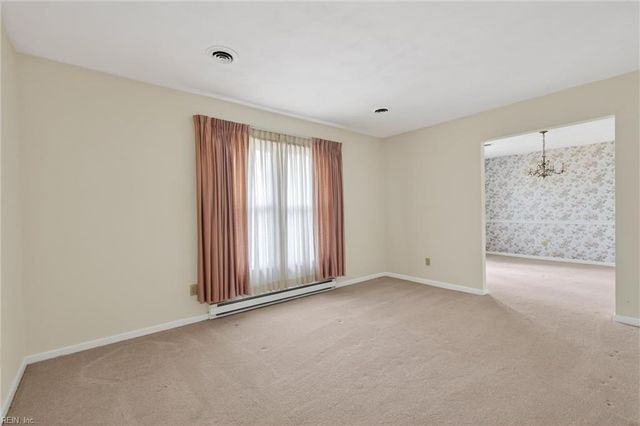 701 Earl Of Chesterfield CT, Virginia Beach, VA 23454