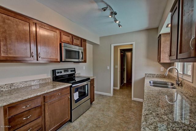 1030 E Manhatton Drive, Tempe, AZ 85282