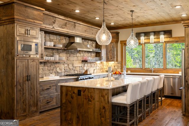 450 Miracle Lane, Blue Ridge, GA 30513