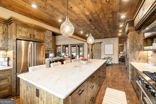 450 Miracle Lane, Blue Ridge, GA 30513