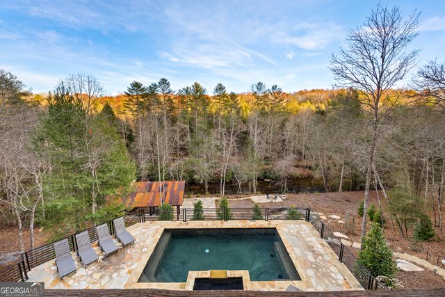 450 Miracle Lane, Blue Ridge, GA 30513