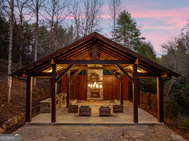 450 Miracle Lane, Blue Ridge, GA 30513