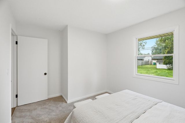 5943 Idaho Avenue N, Crystal, MN 55428