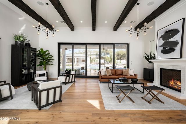 6109 N 33rd Street, Paradise Valley, AZ 85253